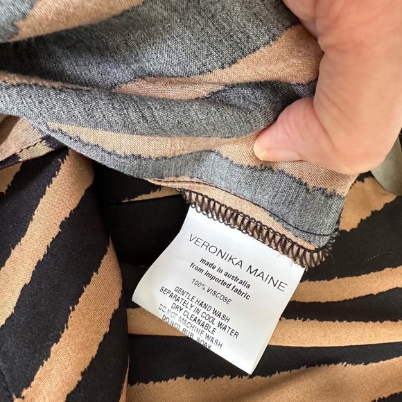 Veronika Maine Dress Size AUS 10 - Picture 9 of 12